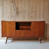 Compass feet sideboard