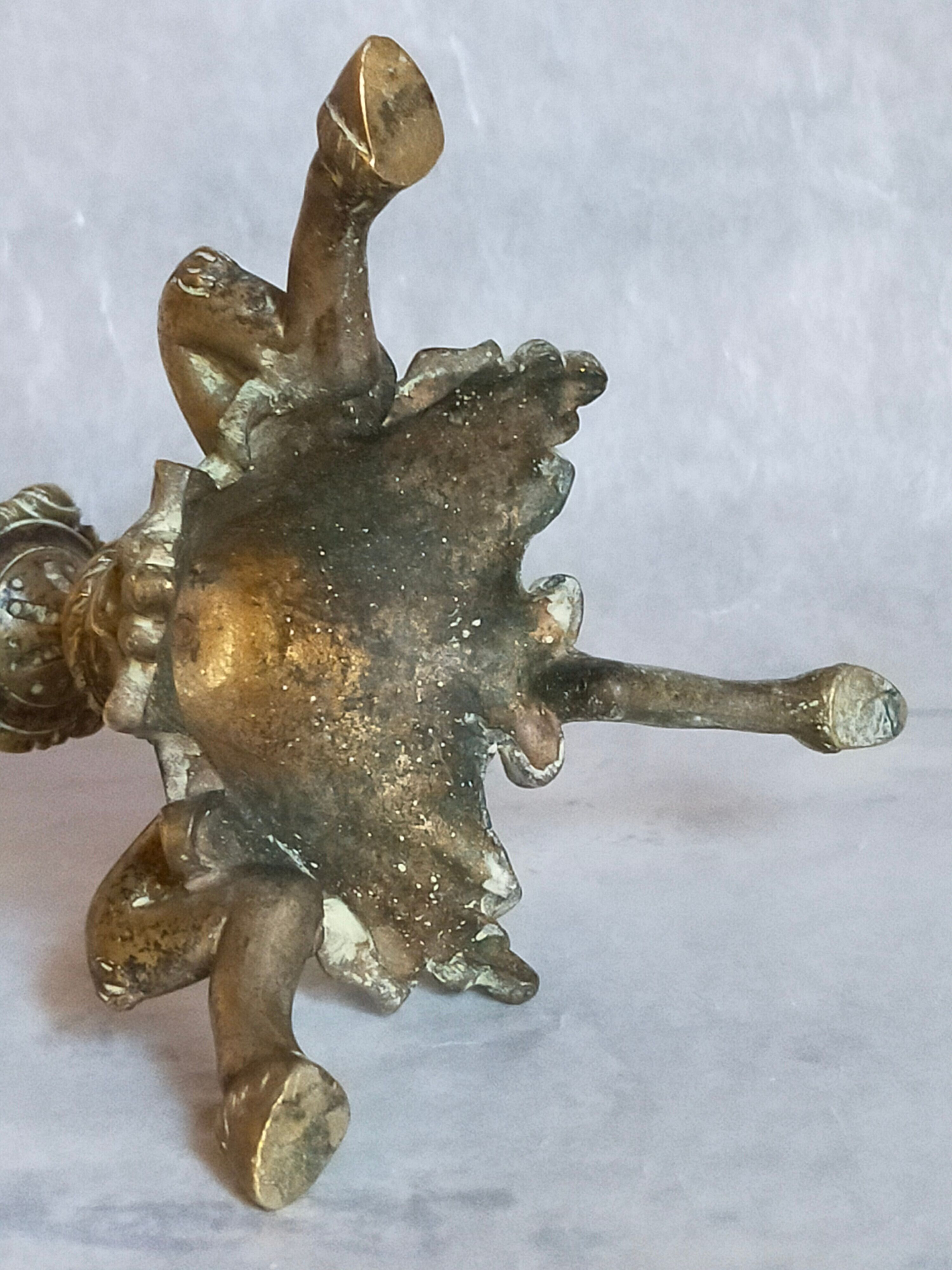 Candle holder in gilded bronze tripod XIXth century