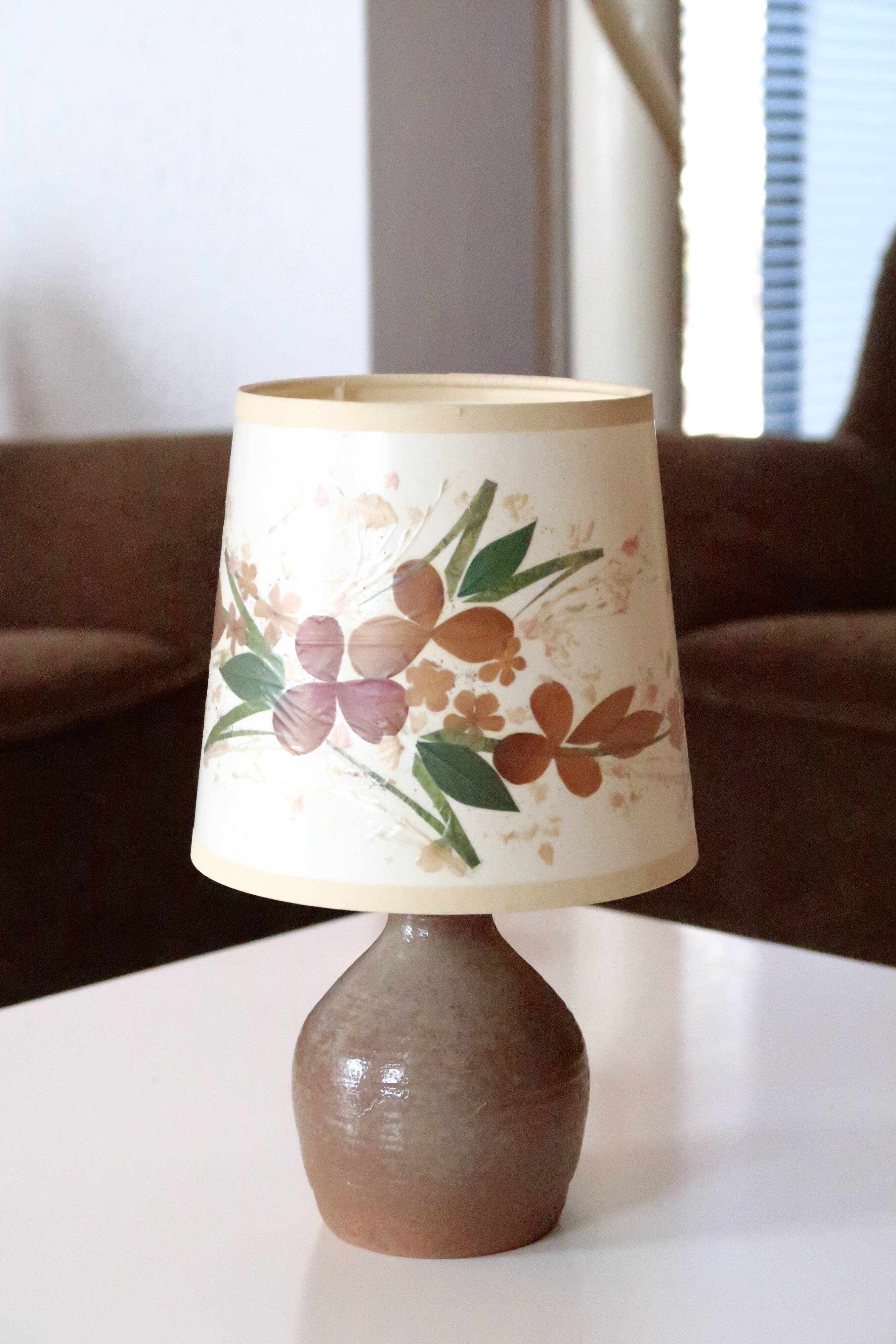 Ceramic lamp with herbarium-style shade from the 60s