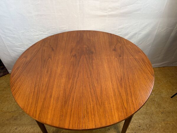 Table à manger ronde extensible en teck rétro des années 1960-1970 par Nathan