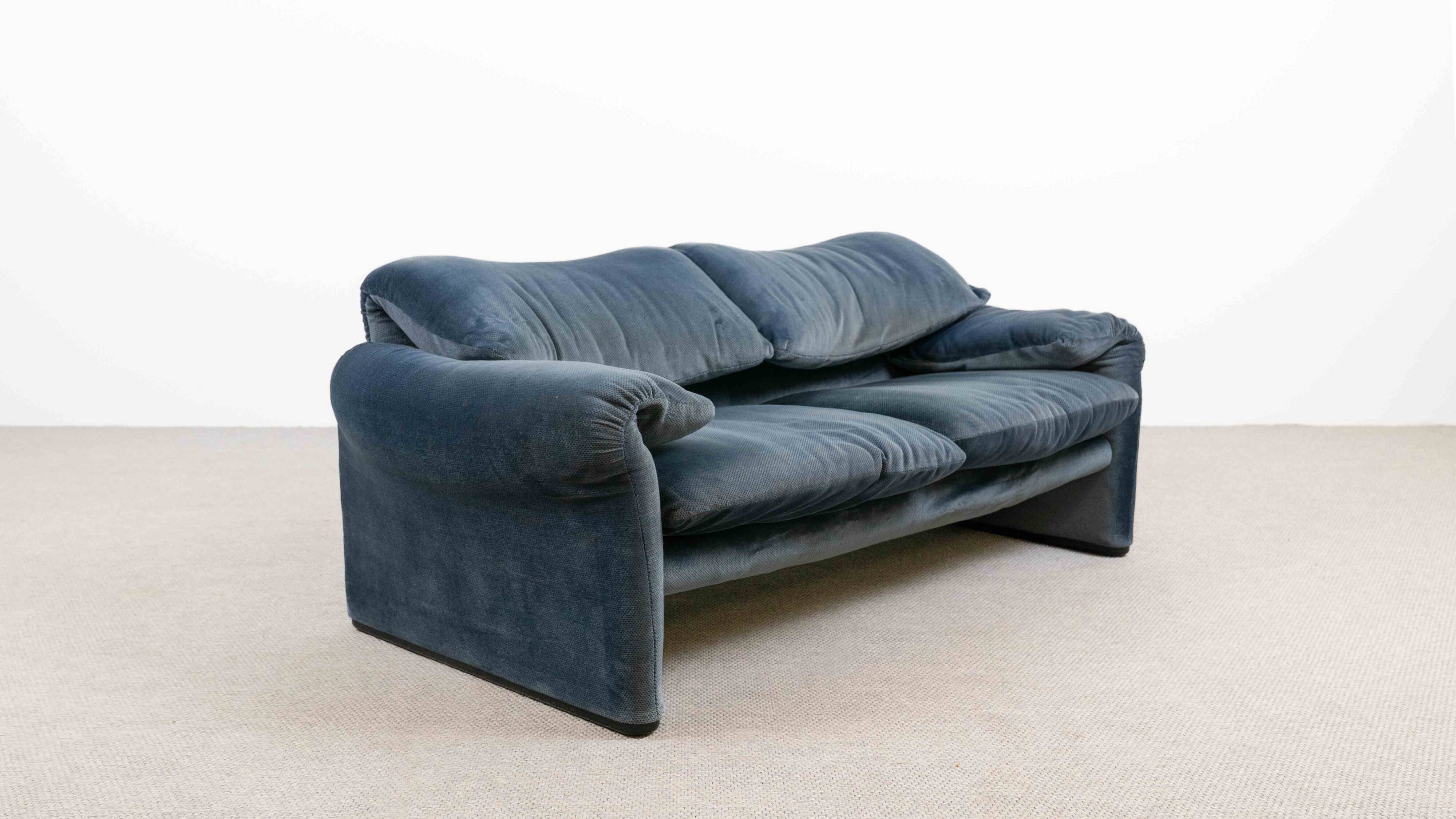 Maralunga Sofa by Vico Magistretti for Cassina, 1980s
