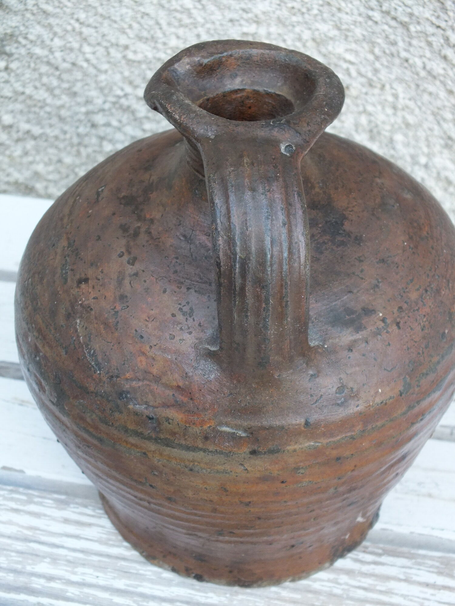 Cruche en terre- poterie d'art populaire ancienne