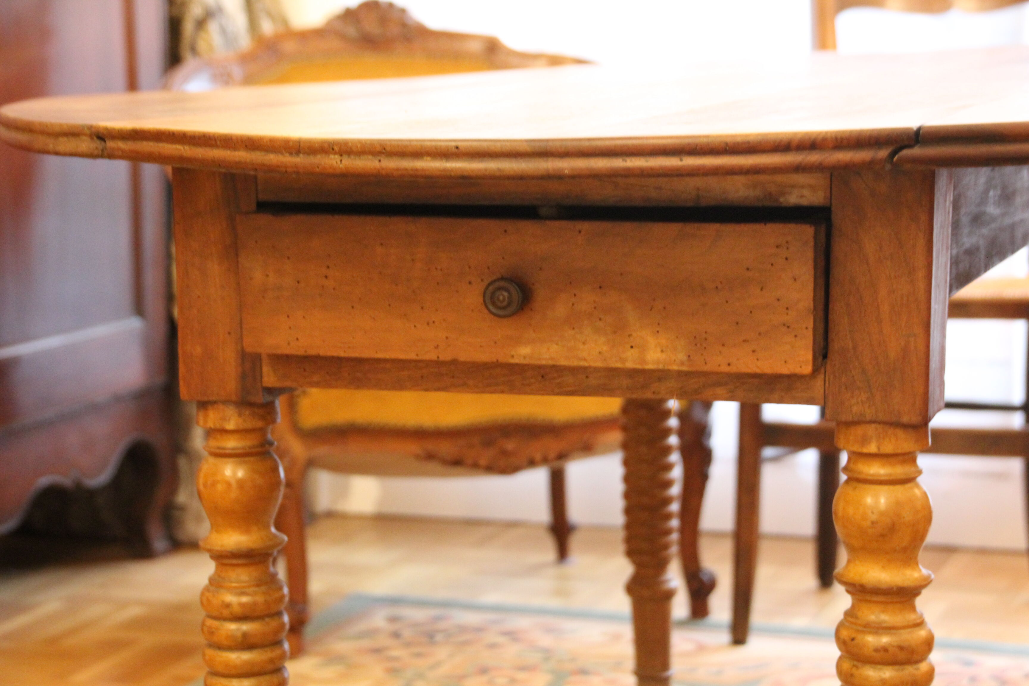 Round table Solid wood