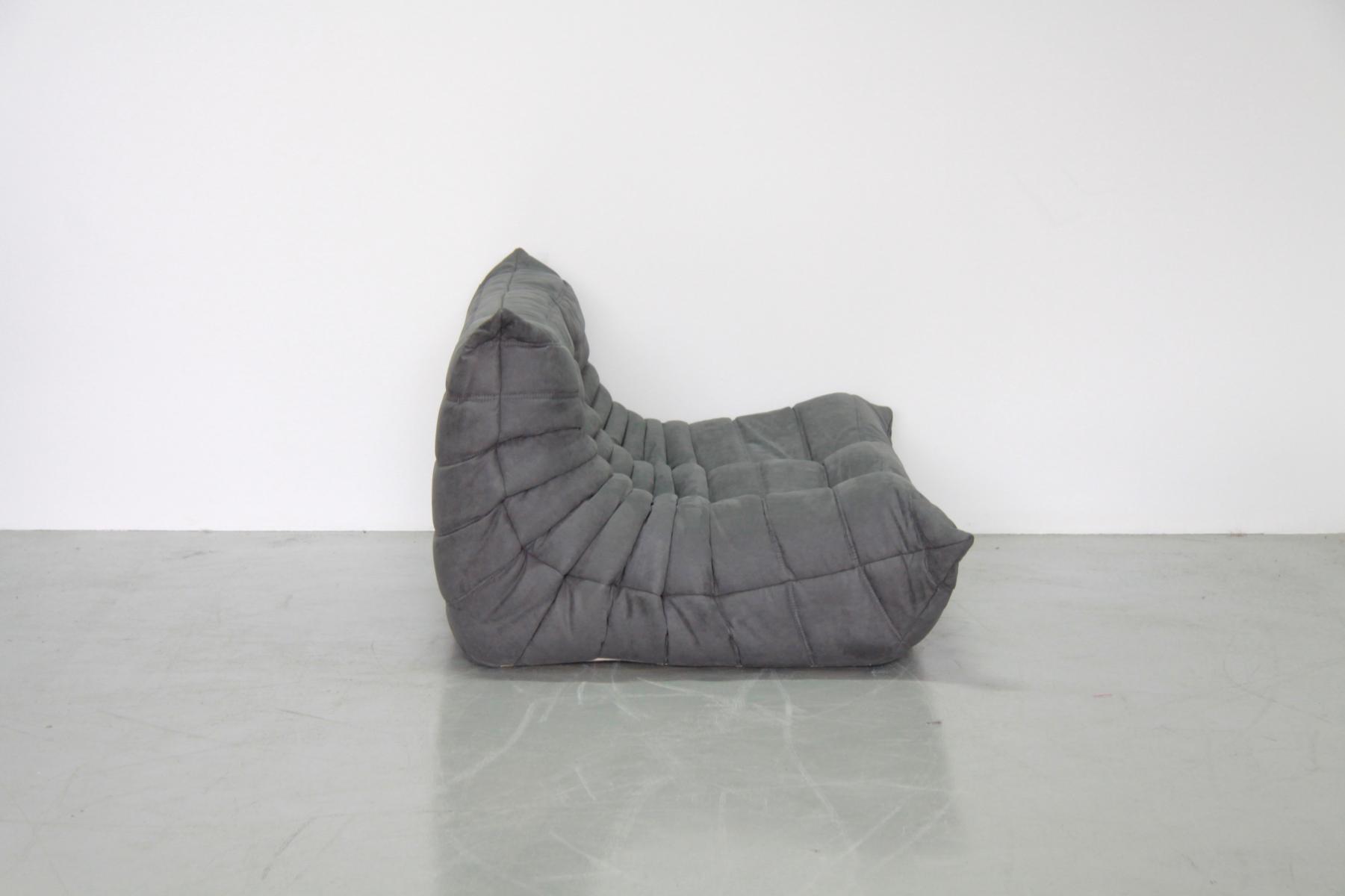 Set de canapés Togo en microfibre gris dessiné par Michel Ducaroy 1973