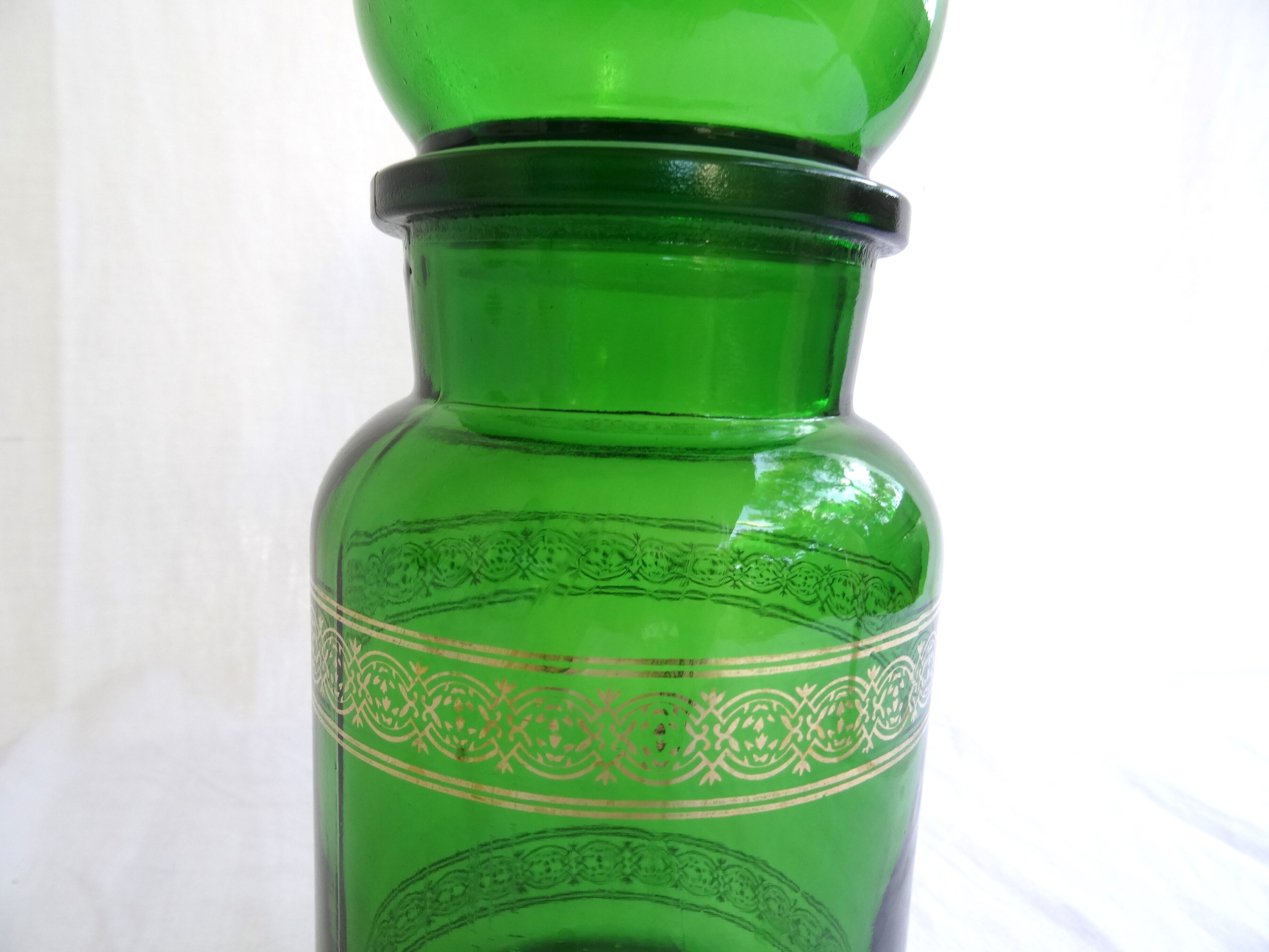 Green apothecary pot
