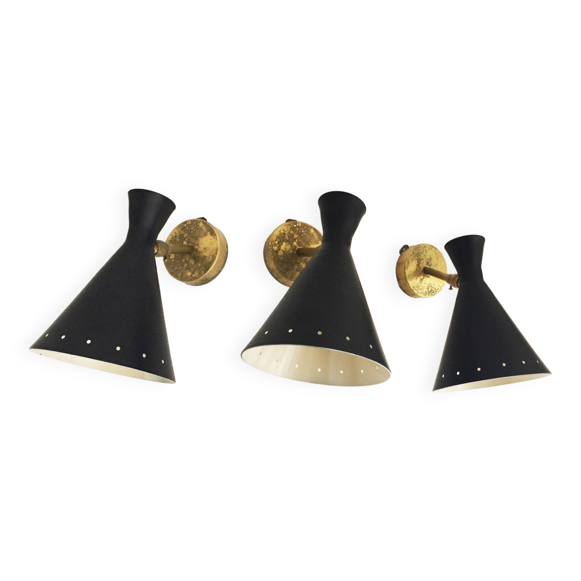 Set of three Italian wall lights in brass and lacquered iron, 1950s design
