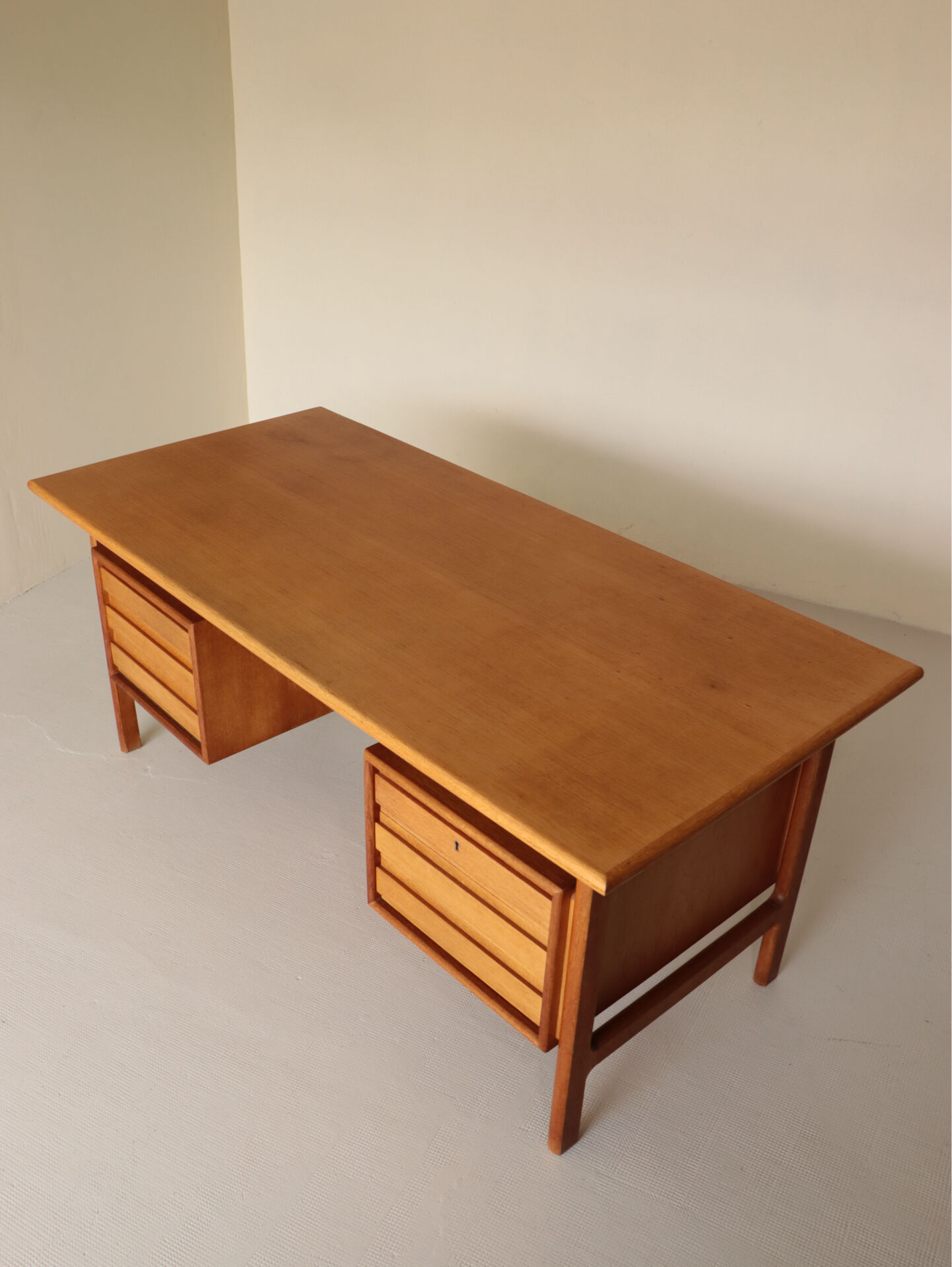 Bureau scandinave vintage
