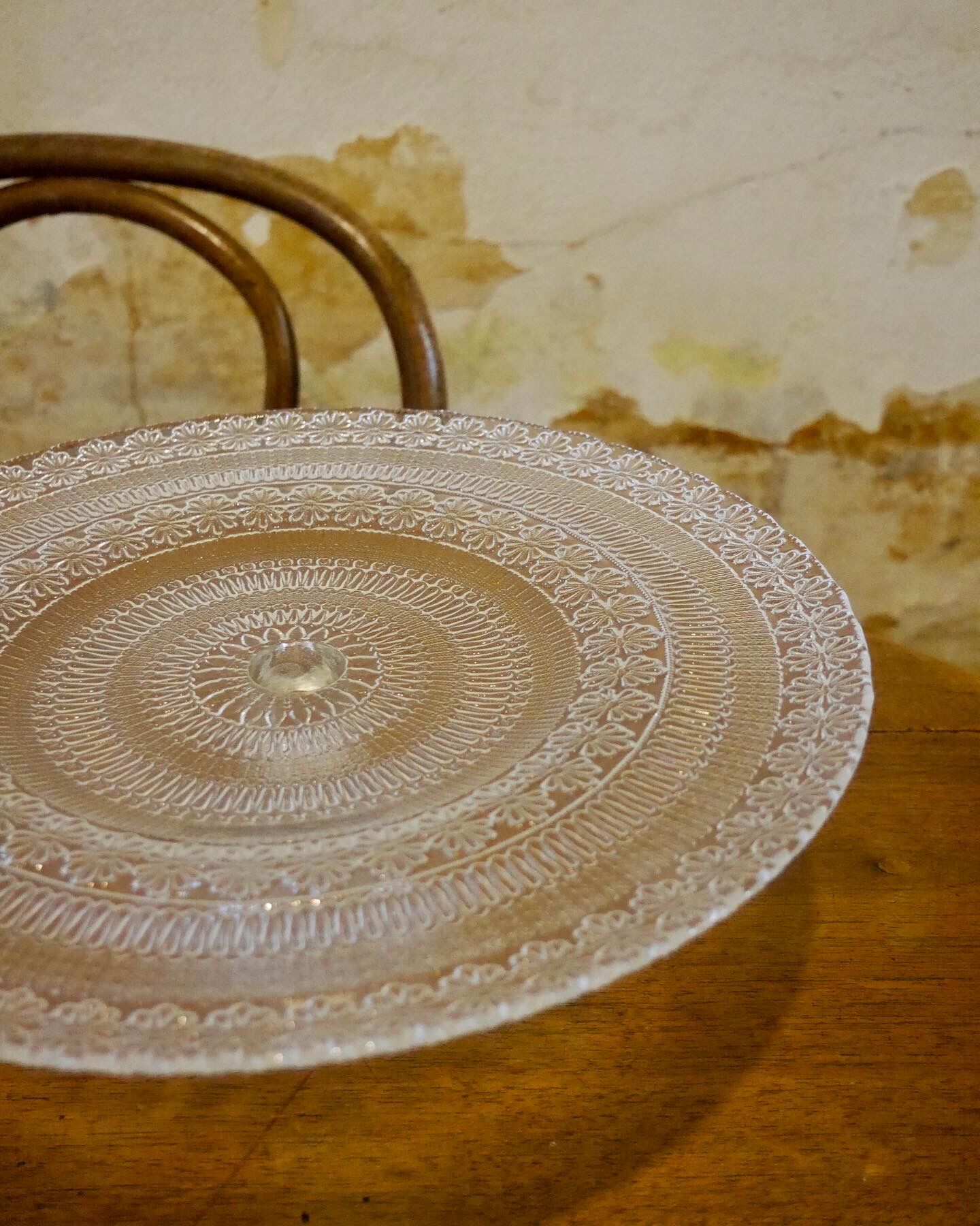 Glass presentation tray