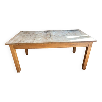 Interior's 10-seater wooden coffee table