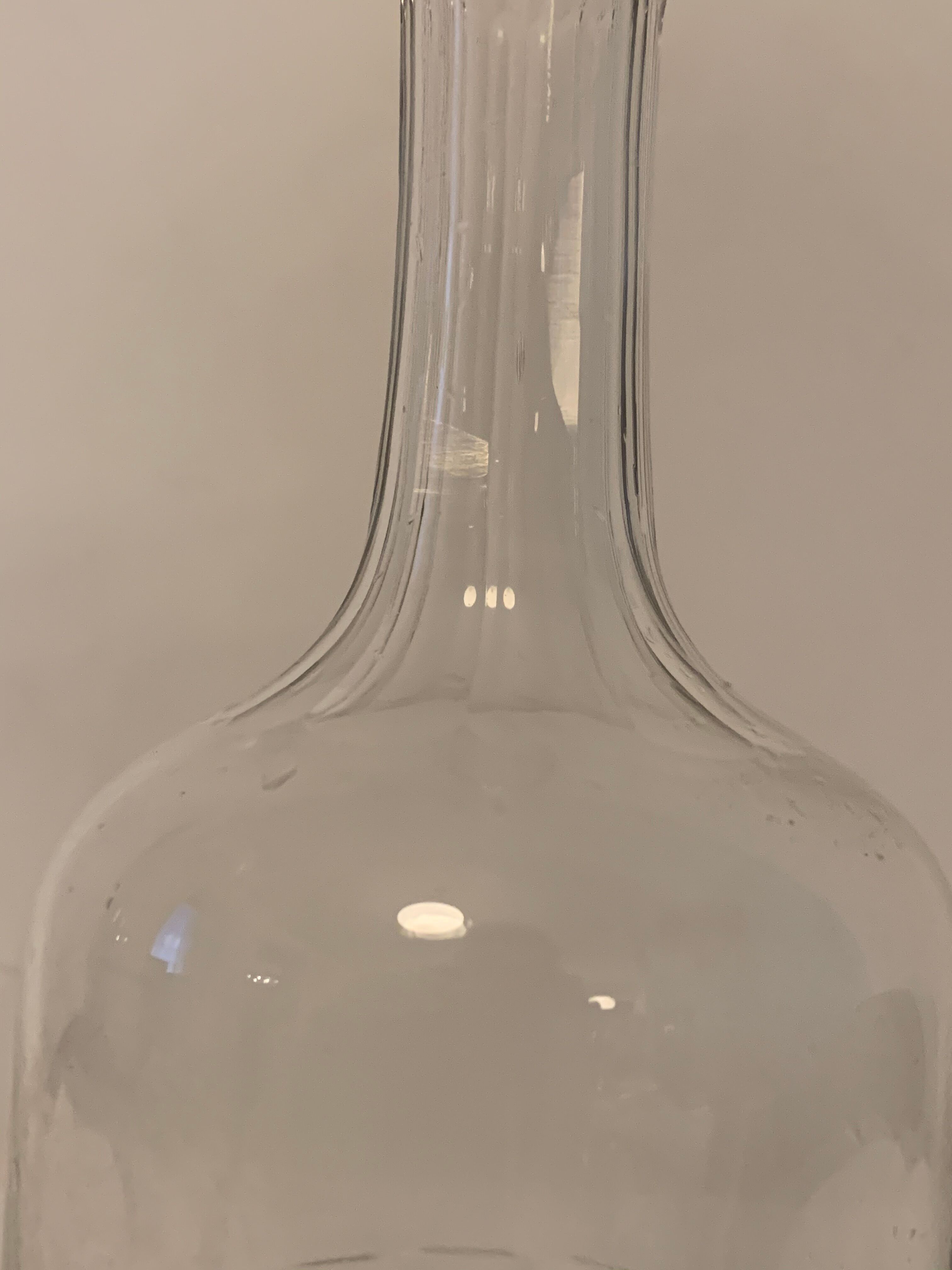 Old carafe with Baccarat 20th Mirabeau model cap