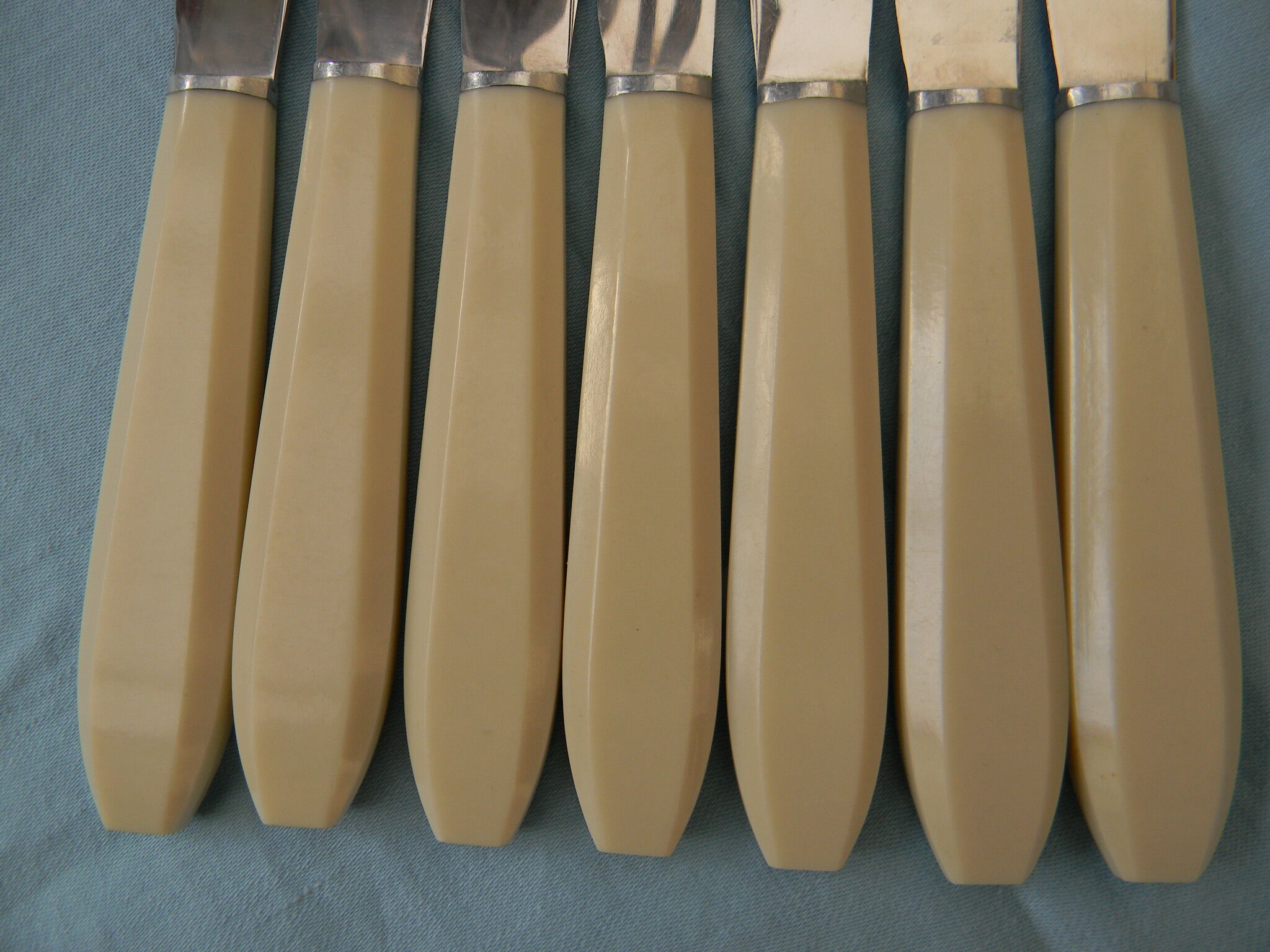 7 vintage knives Apollonox stainless steel blade.