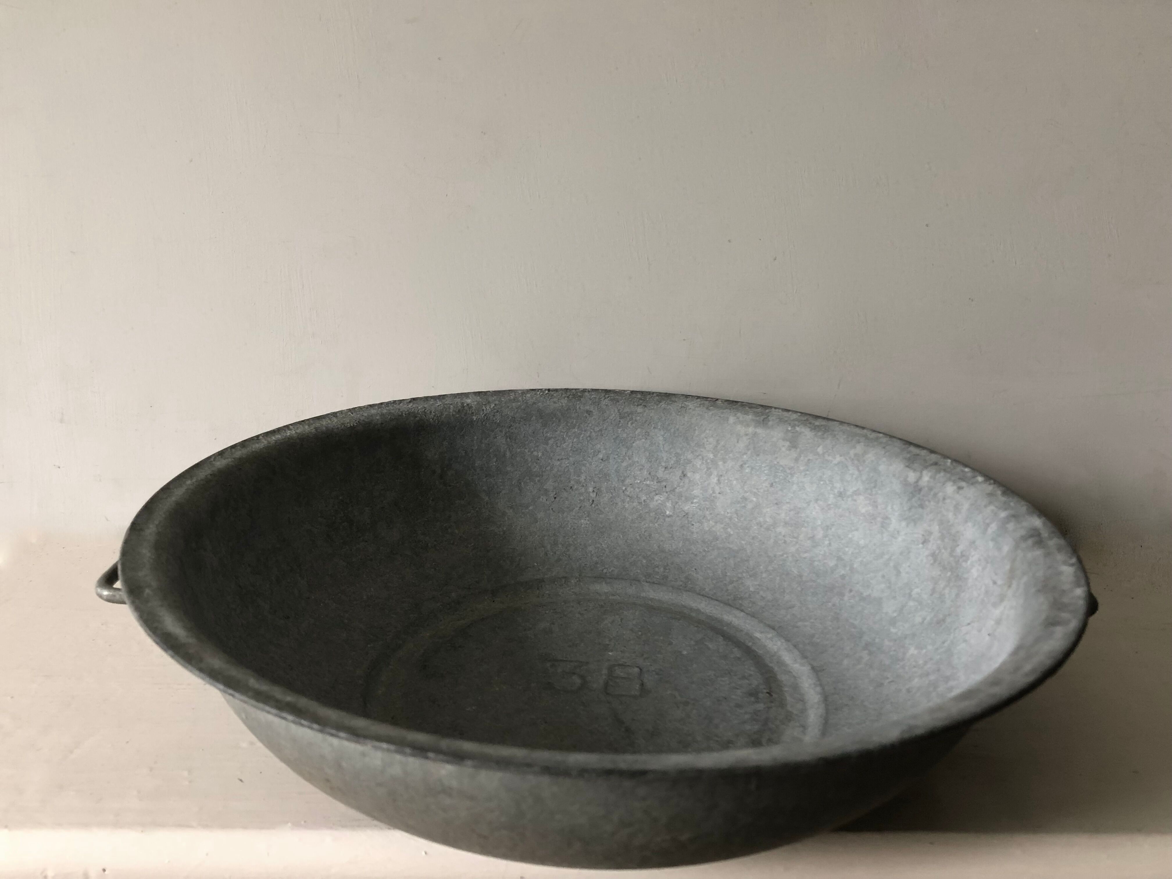 Zinc basin - Number 38