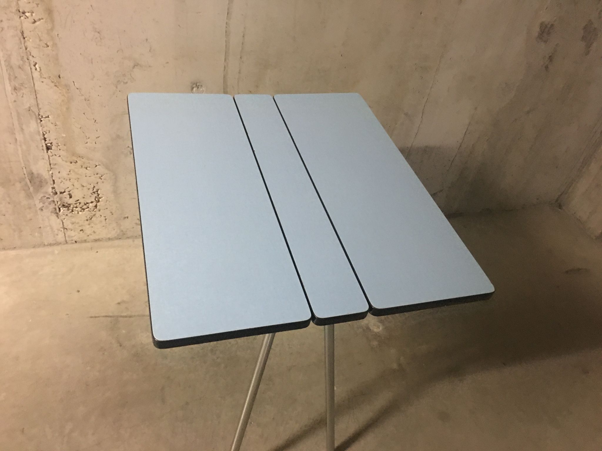 Folding table in 60s formica