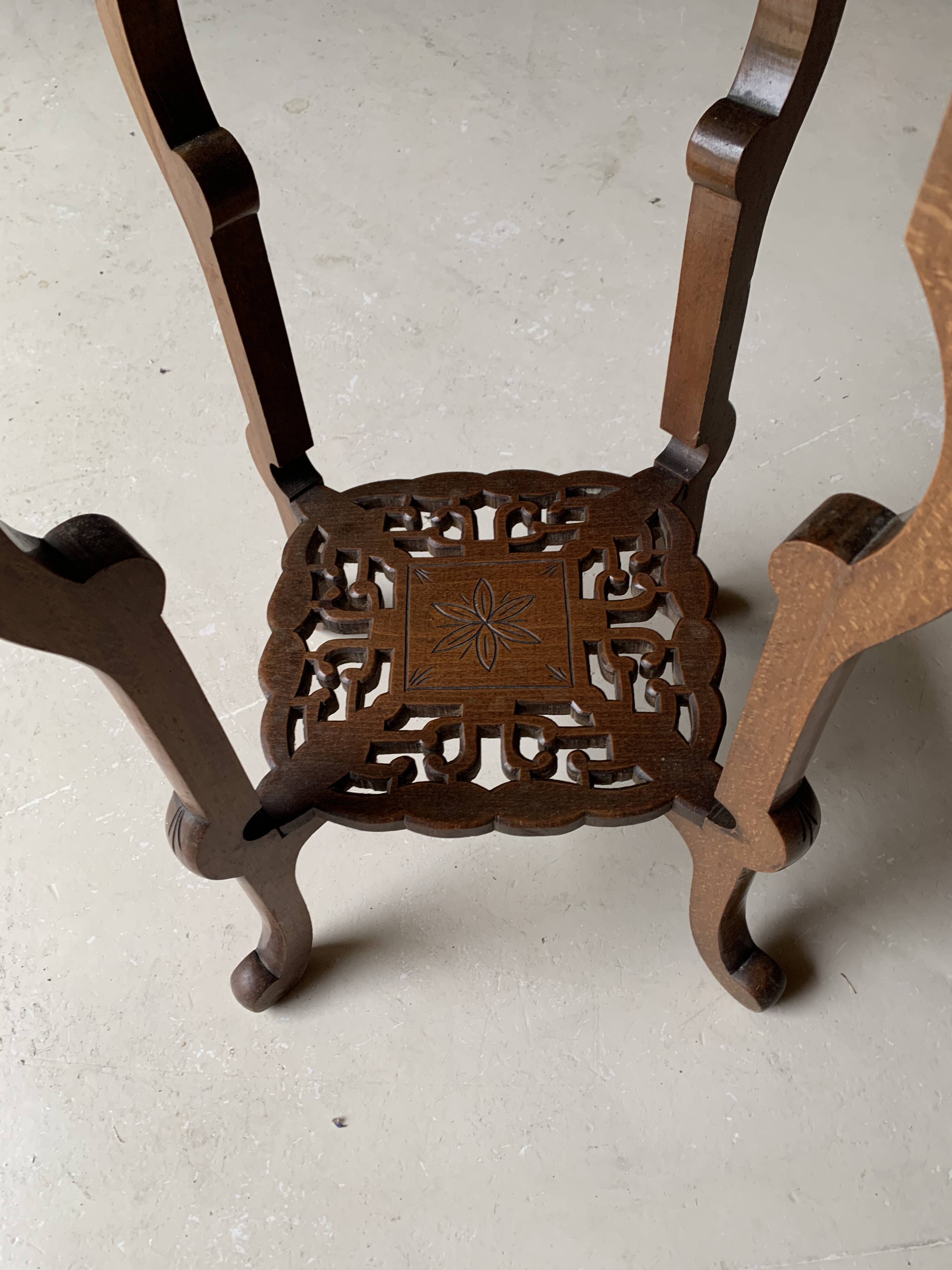 Wooden and marble selette