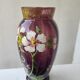 Vase en verre violet émaillé fleurs legras