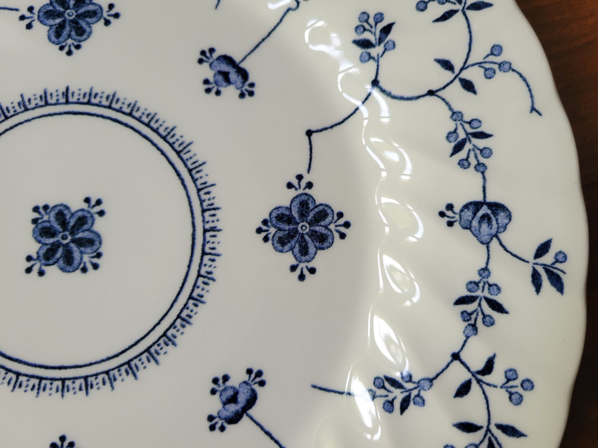 6 assiettes plates Queen's England vers 1970