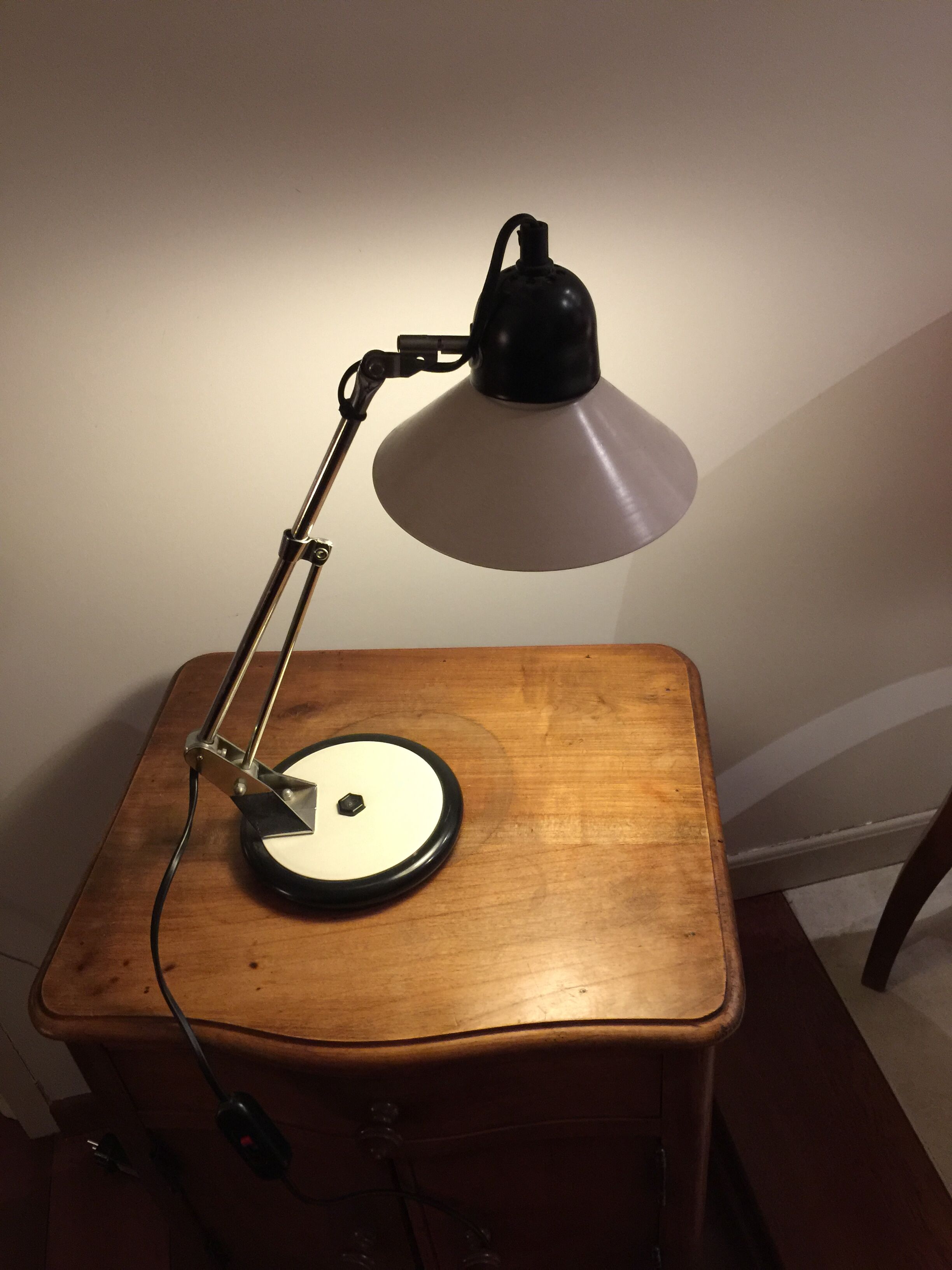 Year 60 articulated desk lamp