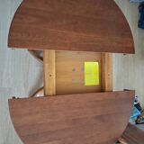 Round table in cherry wood