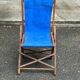 Chaise pliante en en bois massif et tissu bleu