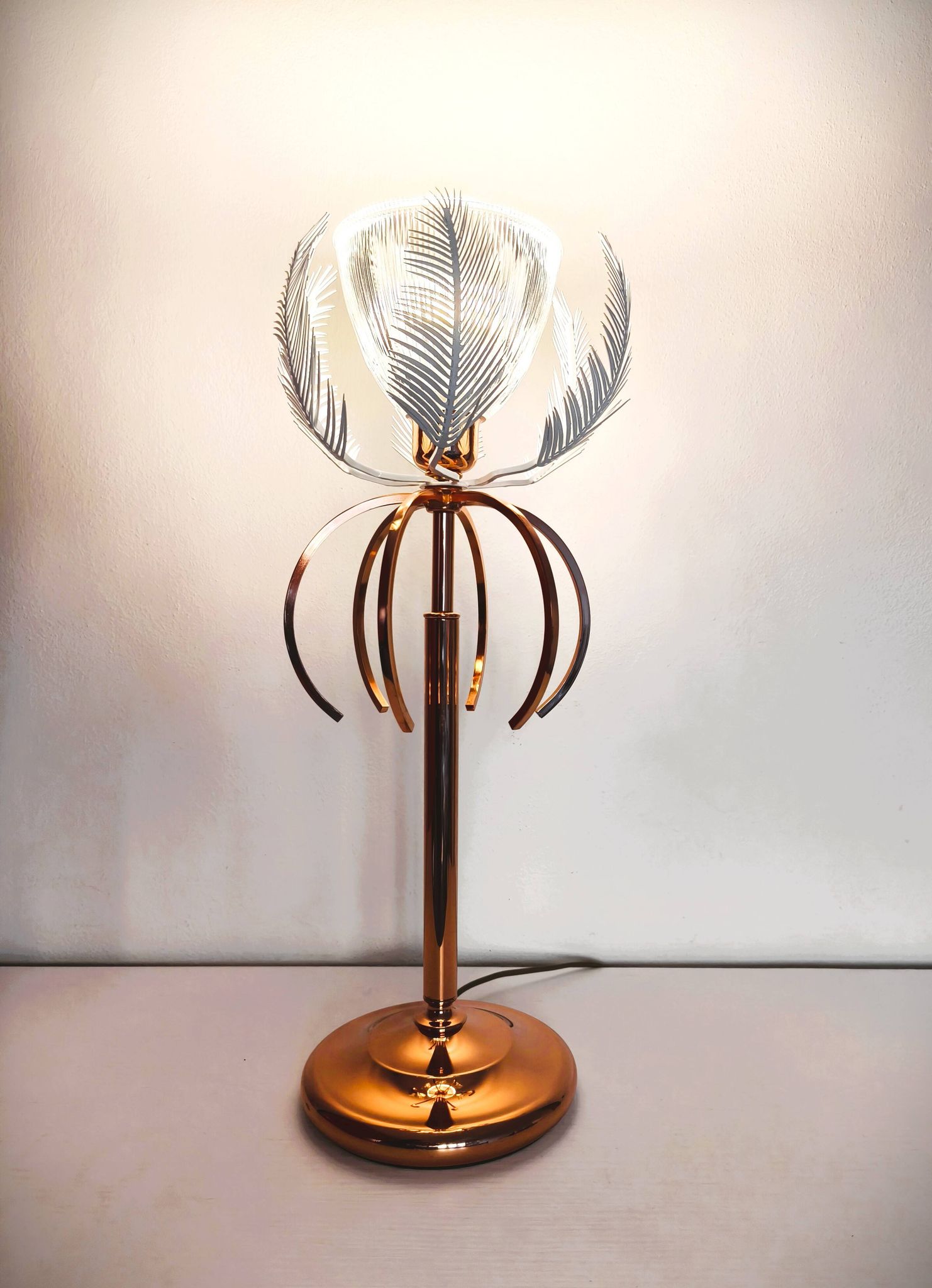 Lampe italienne en métal cuivré et verre cristal, style Hollywood Regency