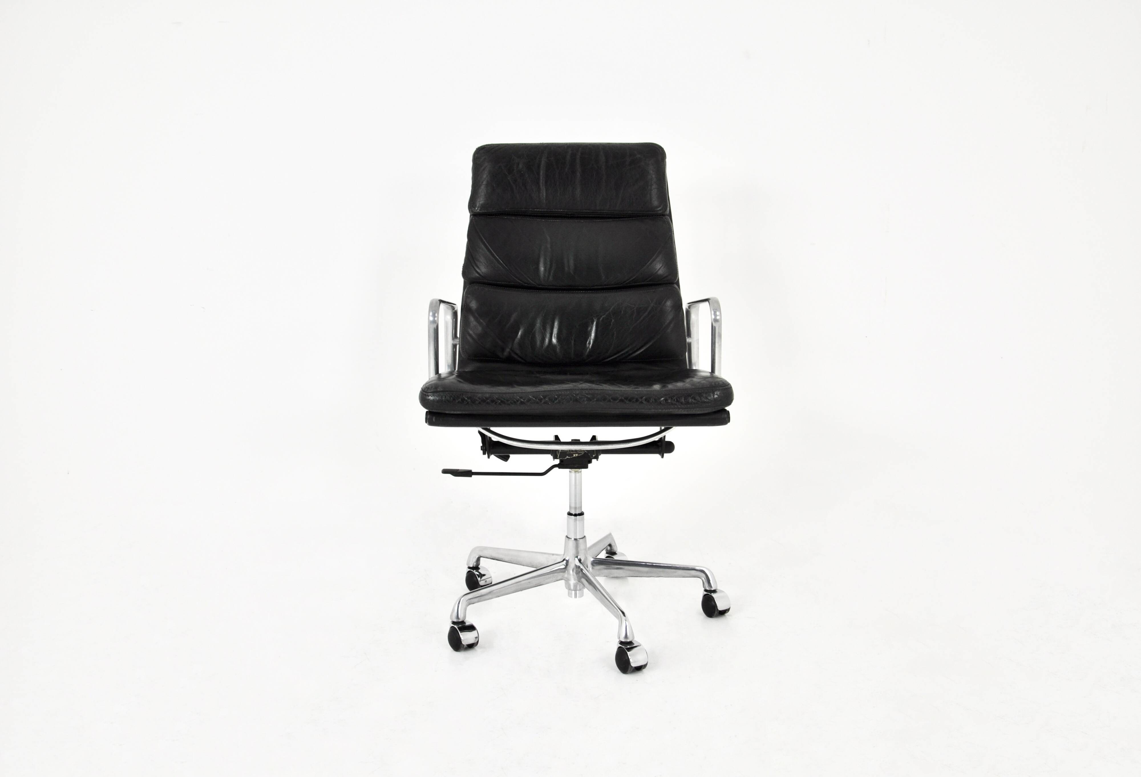 Ea 216 Soft Pad office chair by Charles & Ray Eames for ICF, 1970s