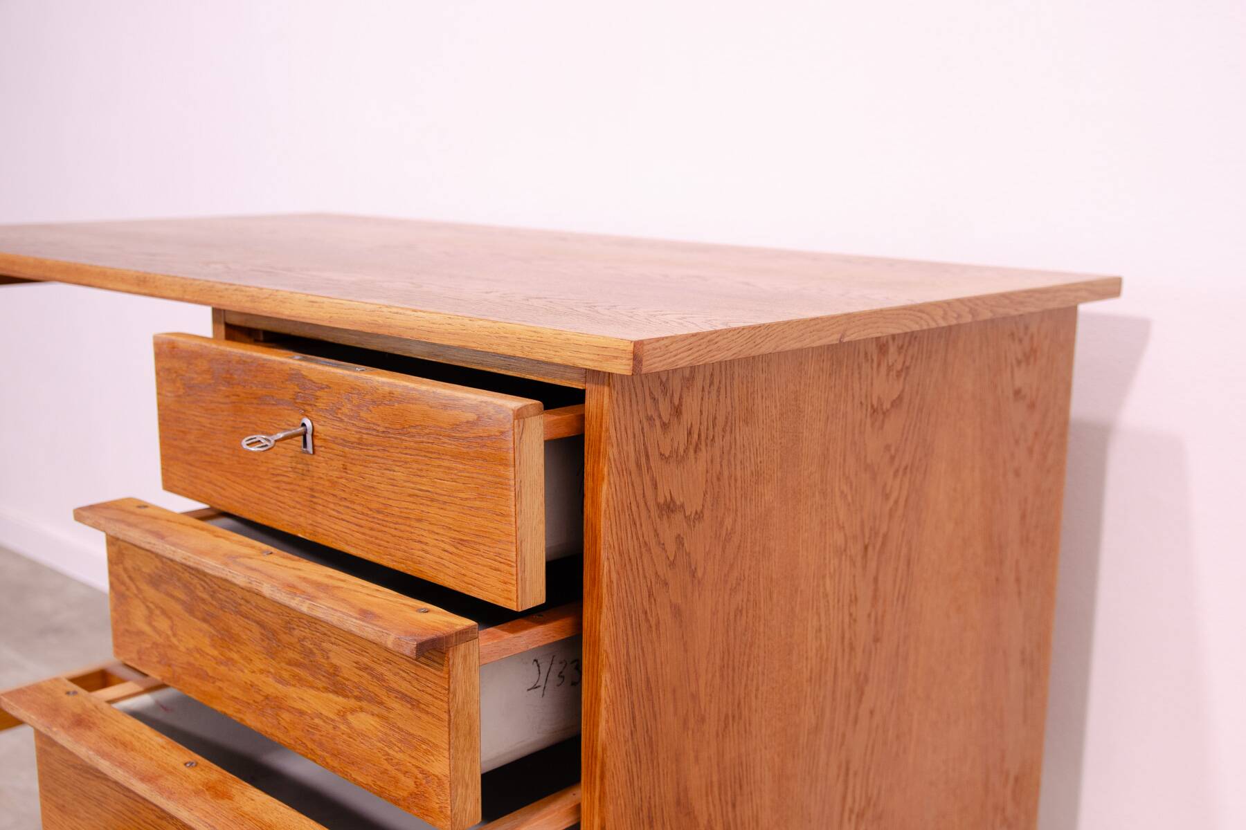 Bureau pour dames du milieu du siècle entièrement restauré, ULUV, années 1960, Tchécoslovaquie