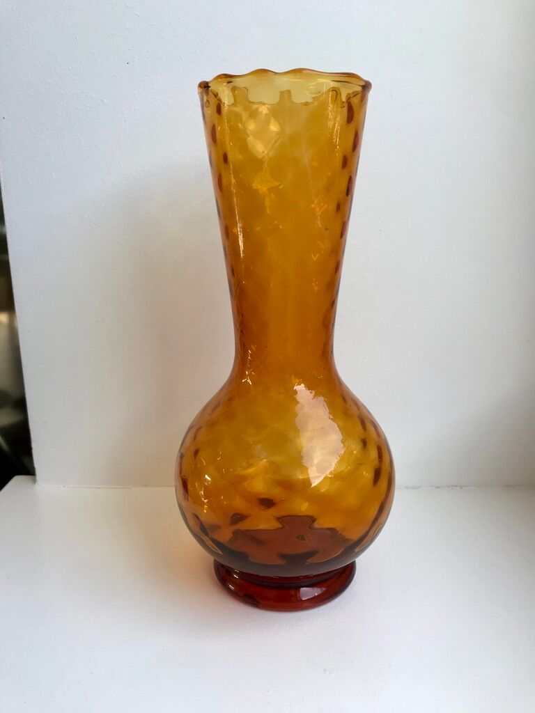 Vase en verre ambré années 70