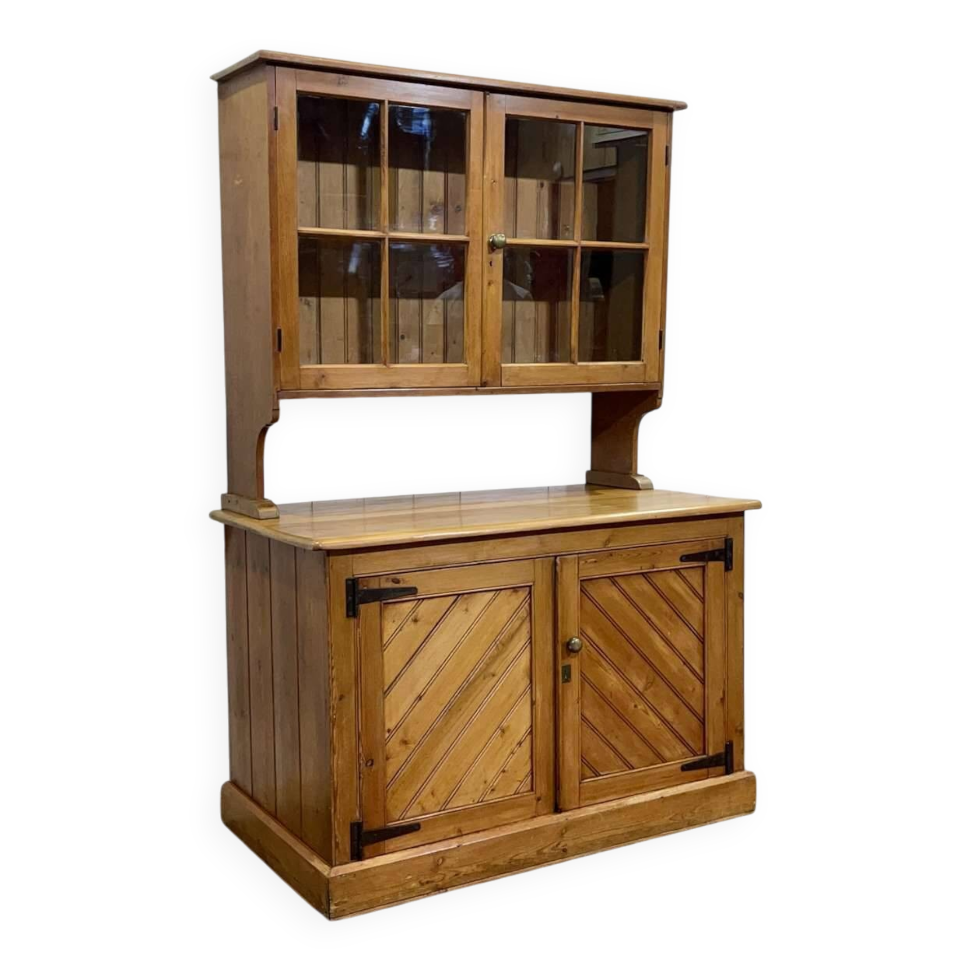 Buffet 2 corps anglais en sapin et noyer des années 1930