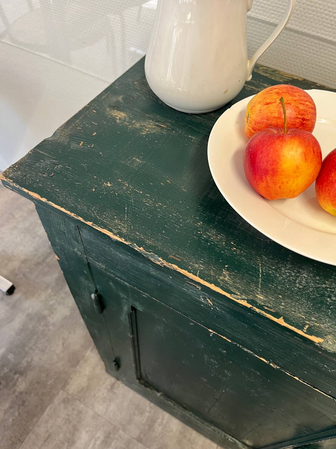 Ancien buffet parisien bois patiné / meuble de métier arct