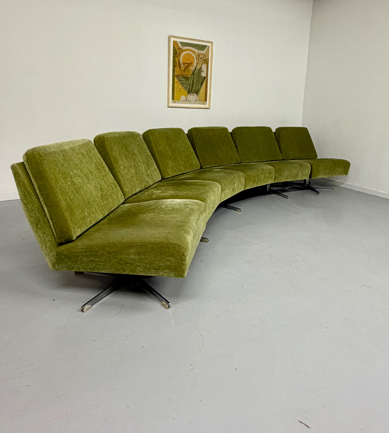 Complete living room with a sofa and 2 Italian design armchairs from the 70s, vintage.