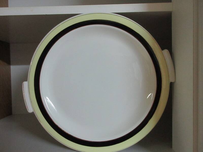 Vintage "OPACELINE - TEXAS YELLOW" pie dish from the 1950s