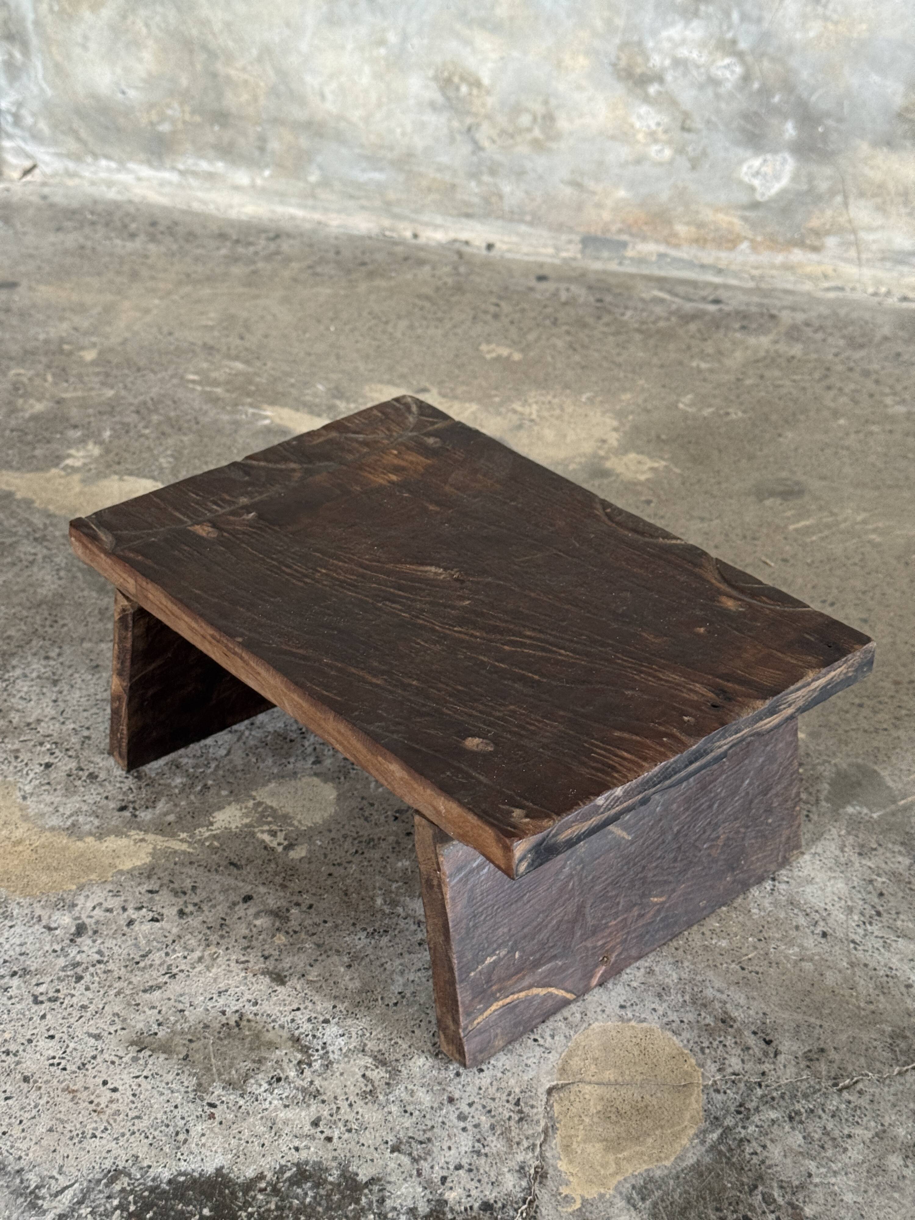 Small auxiliary stool in dark brown upcycled teak wood, engraved (3275)