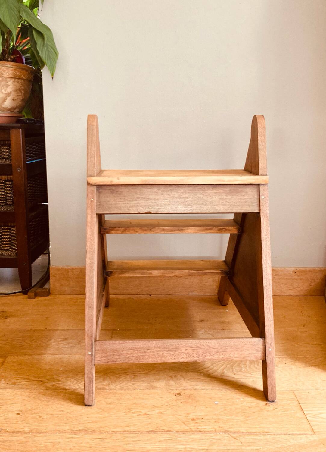 Closed staircase from the mid-20th century, mortise joints