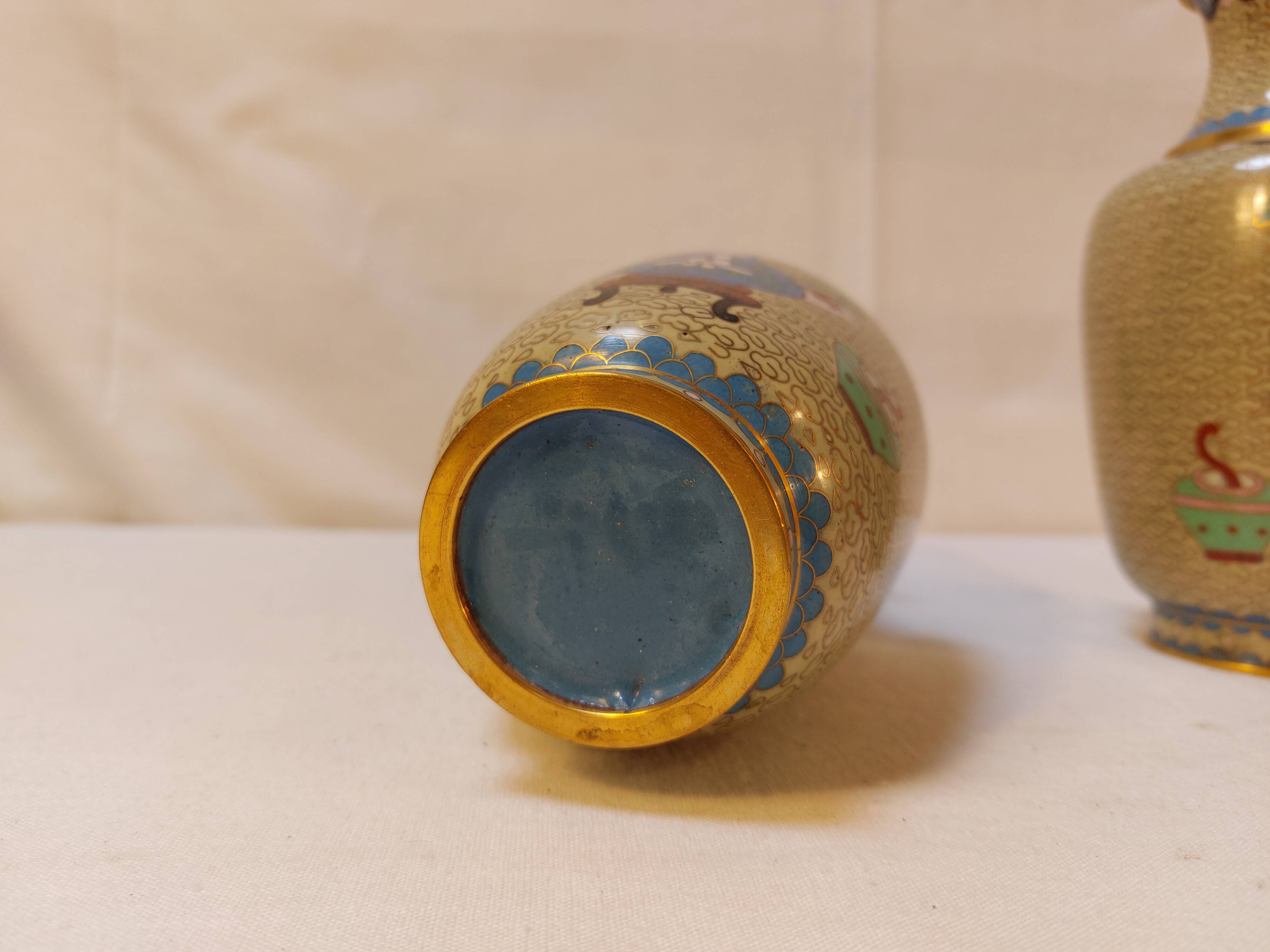 Pair of small cloisonné vases with Japanese polychrome decoration