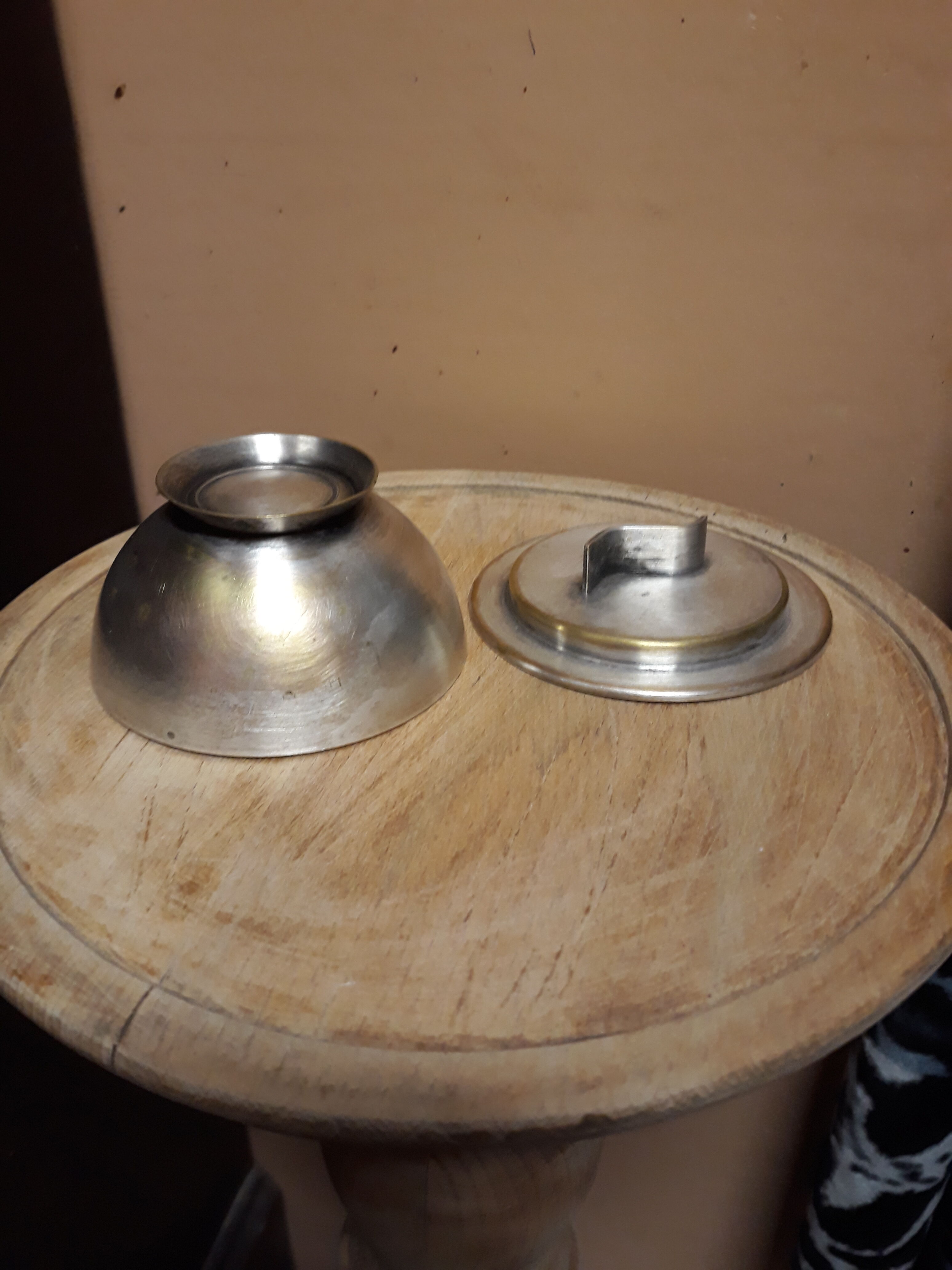 Art Deco box in silver metal