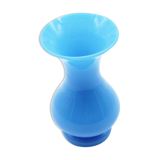 Vase en opaline bleu
