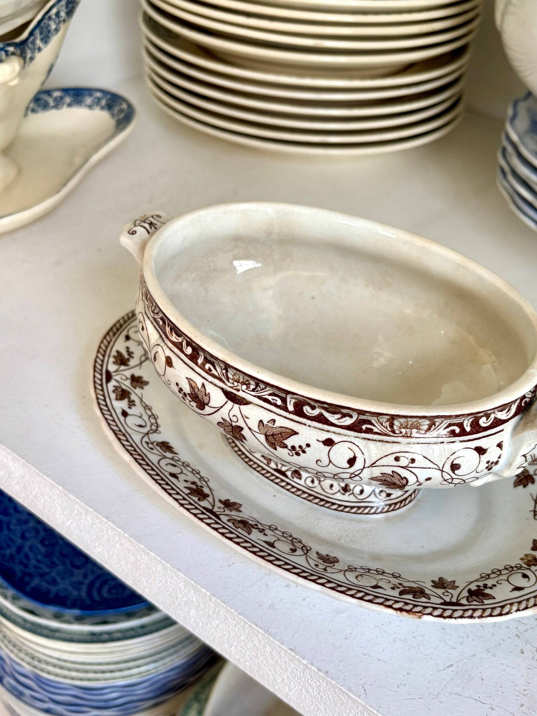 Jules Vieillard sauceboat - Bordeaux in iron earth, "Louis XV" service