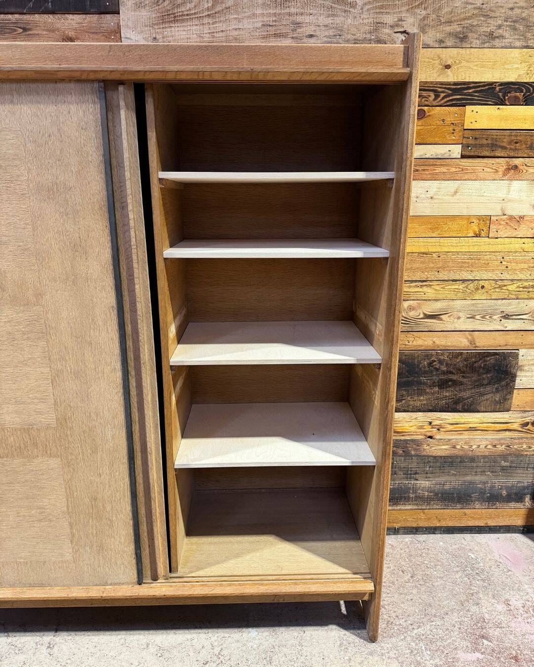 Sliding door wardrobe - Guillerme & Chambron