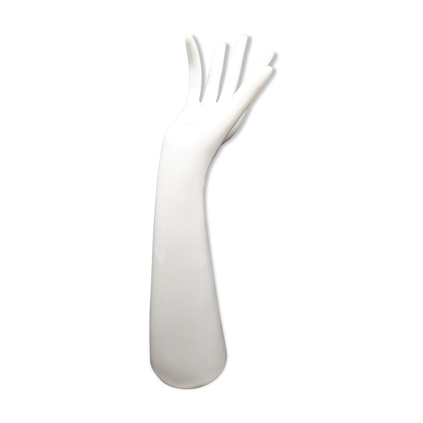 White ceramic baguier hand