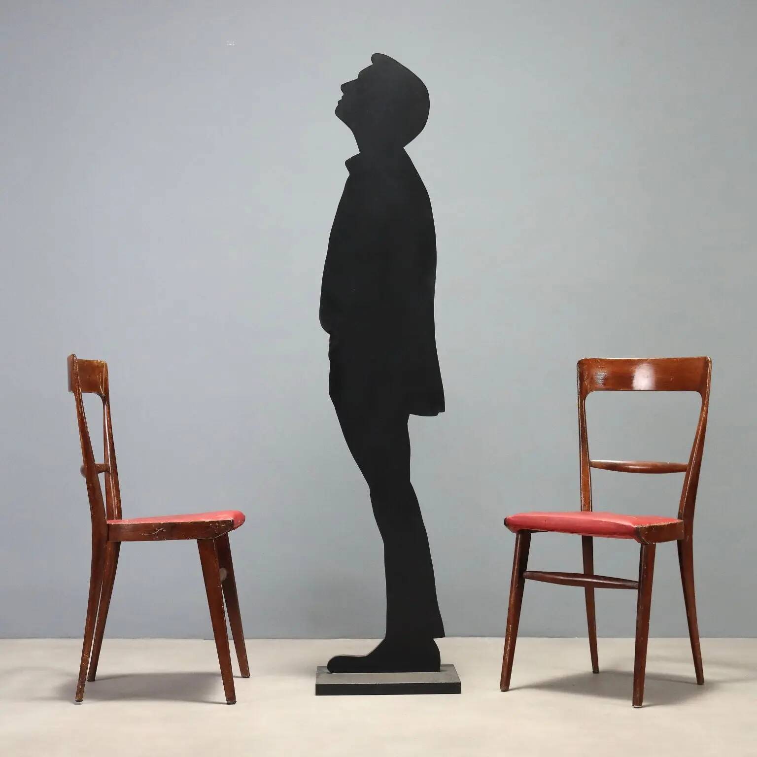 Set of 4 vintage chairs from the 1950s-60s.