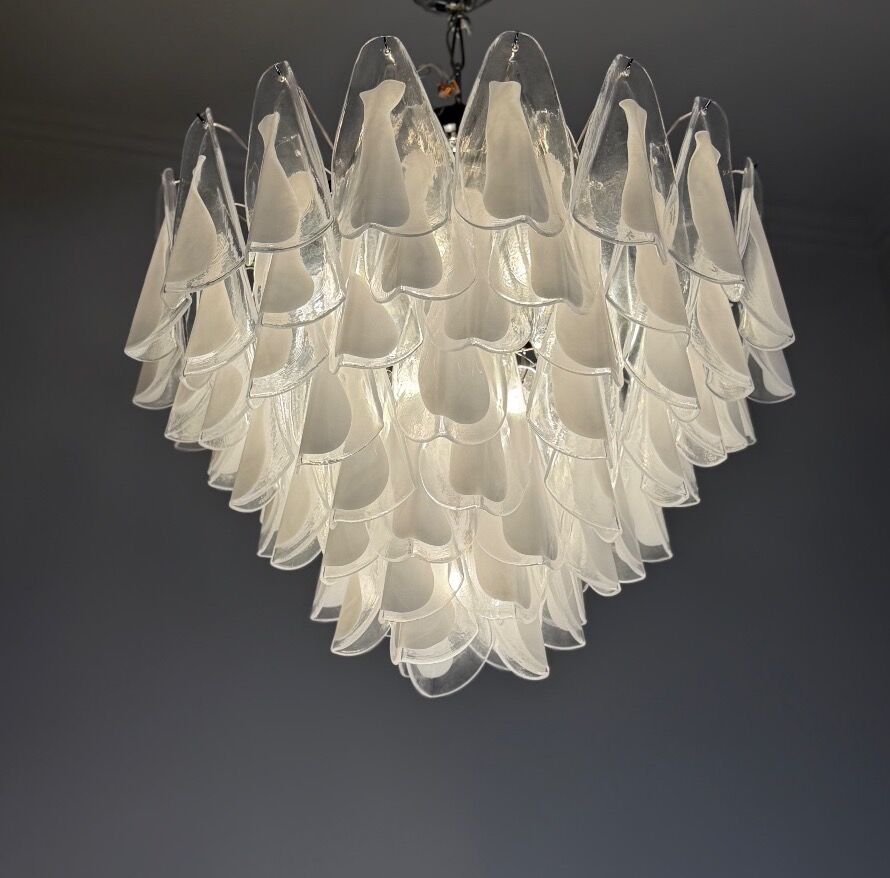 Venetian lustre in colourless and white Murano glass, circa 1990.
