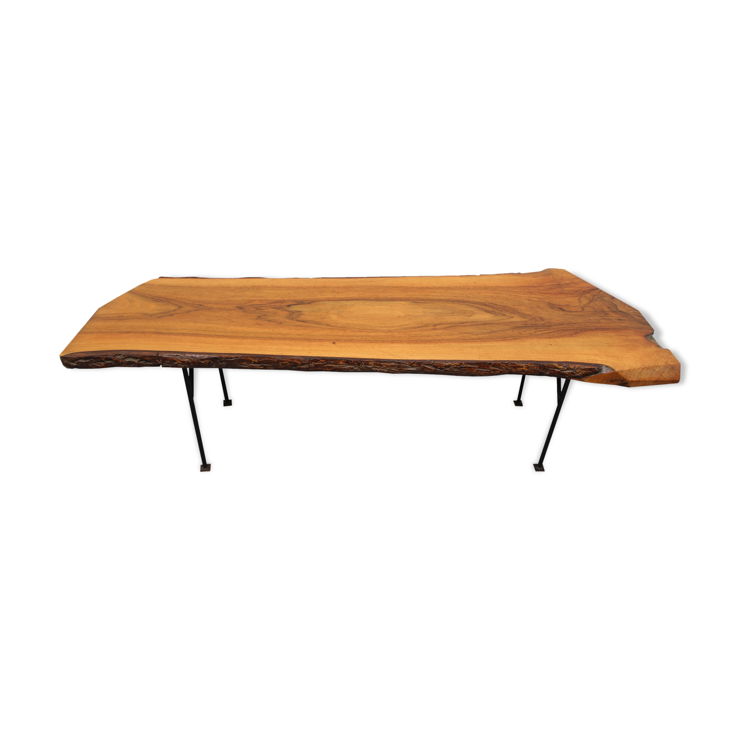 Coffee table in walnut