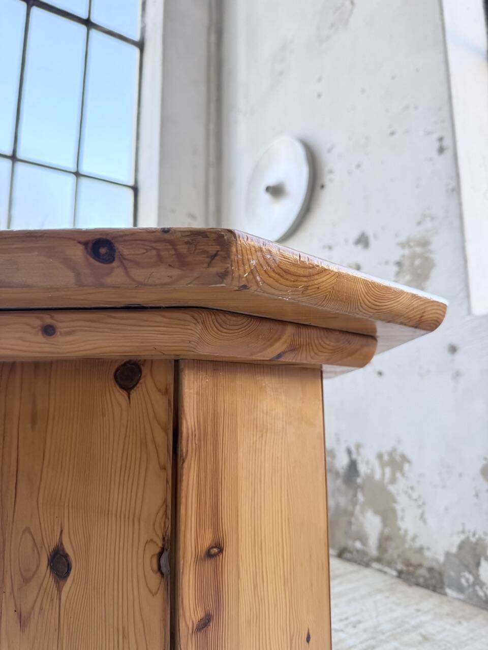 Hexagonal console table guéridon Regain pine 1970