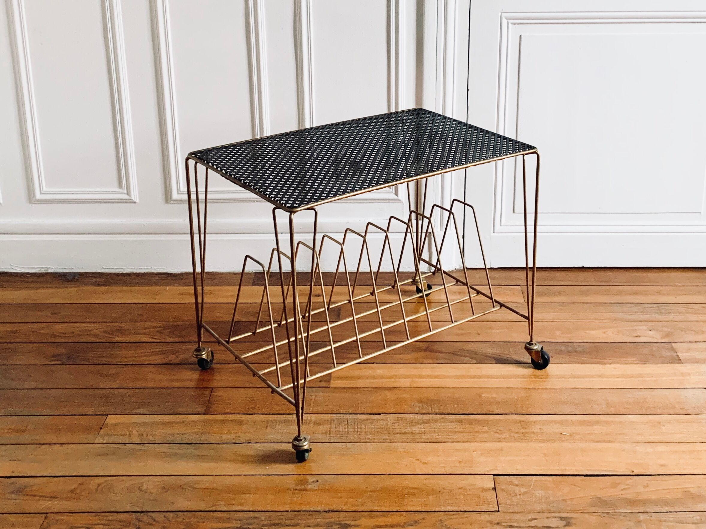 Desserte vintage métal avec porte vinyles