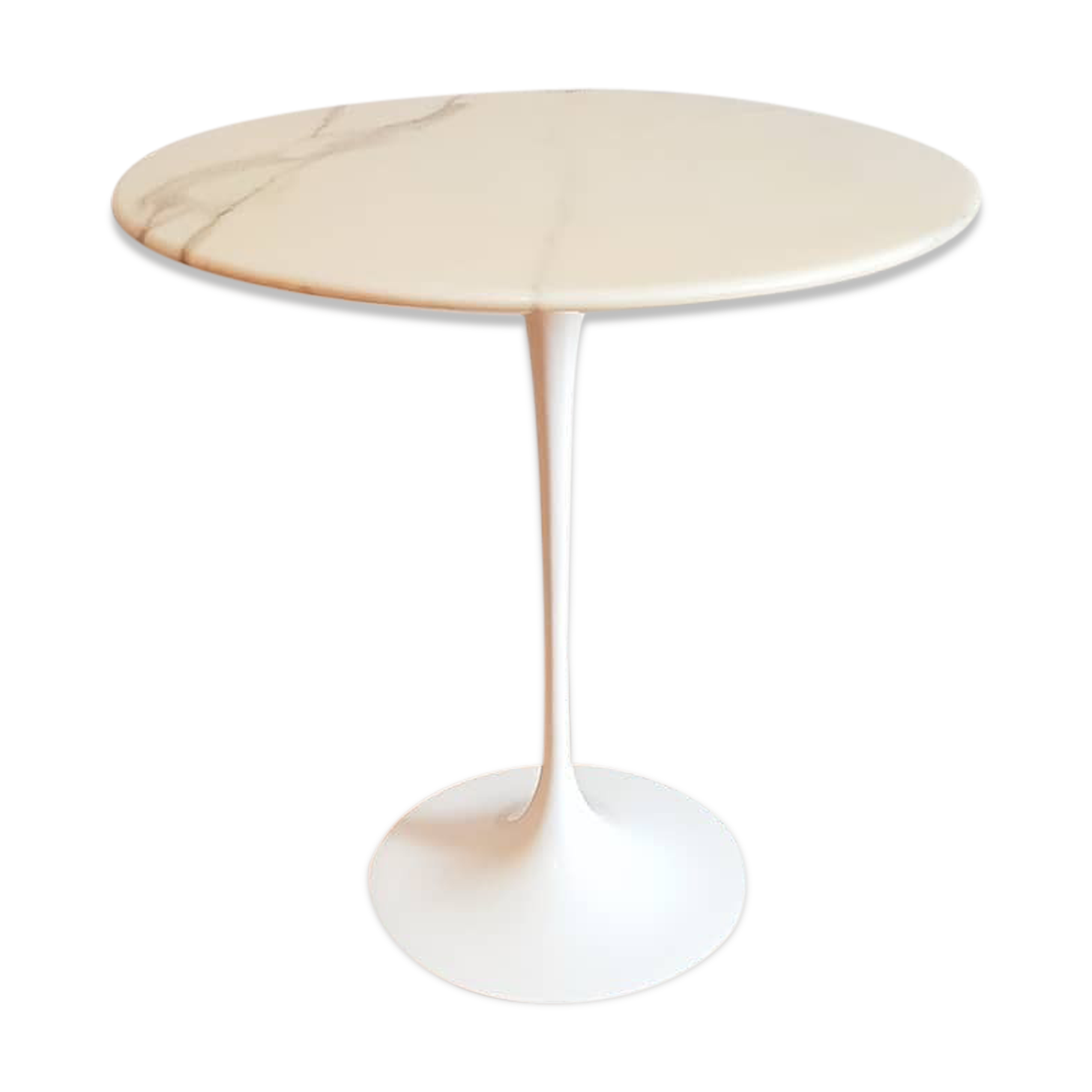 Table d’appoint en marbre de carrare conçue par Eero Saarinen Knoll