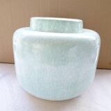 Water green vase with porcelain lid