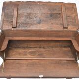 Provençal walnut petri dish