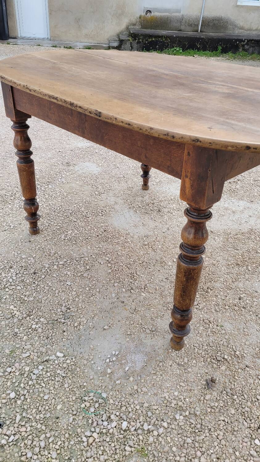 Oval Burgundy Farm Table in solid oak 19th