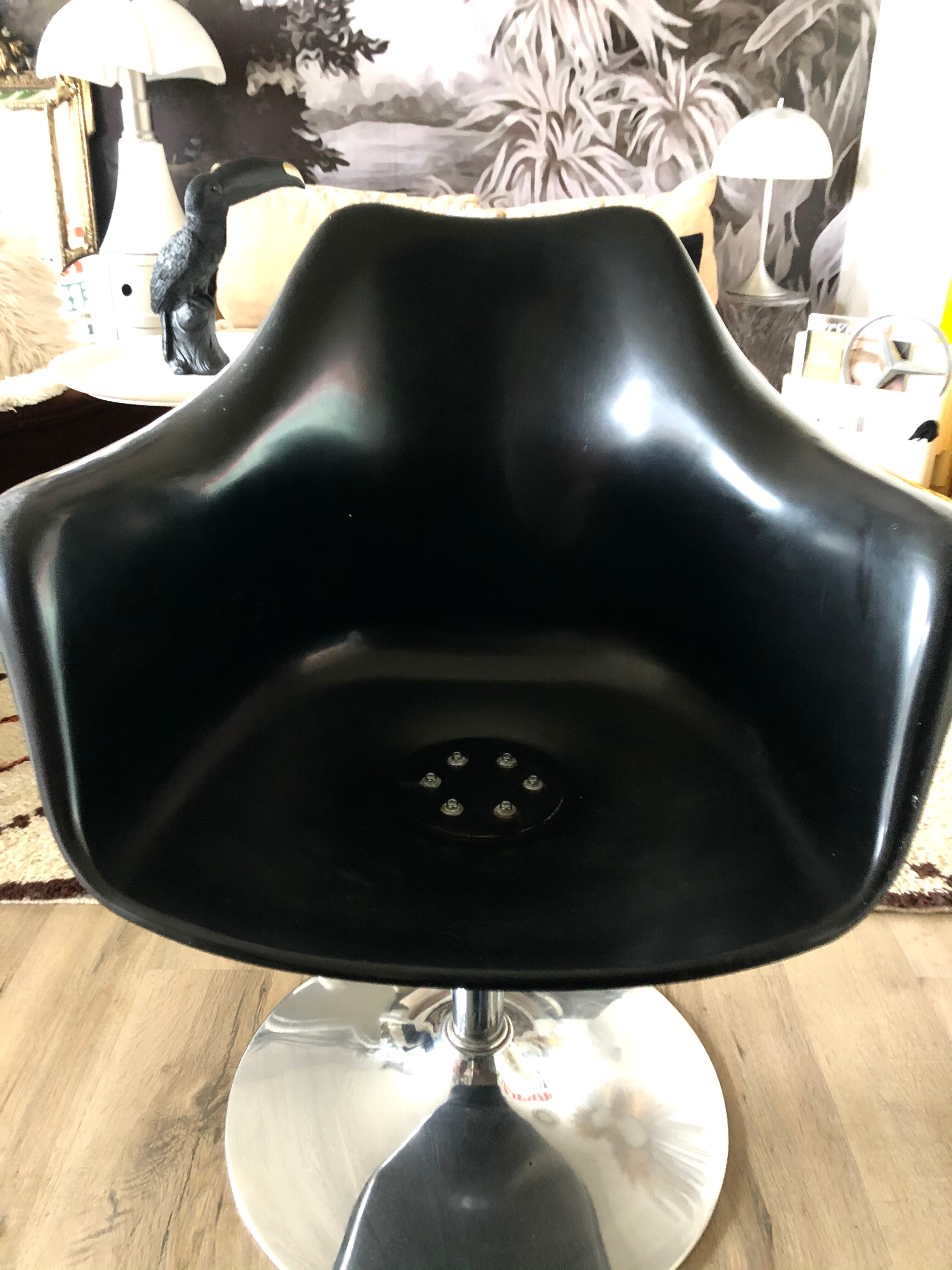 Vintage chair foot tulip