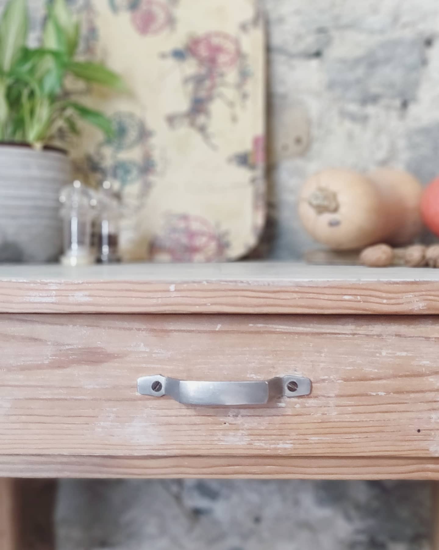 Farm table